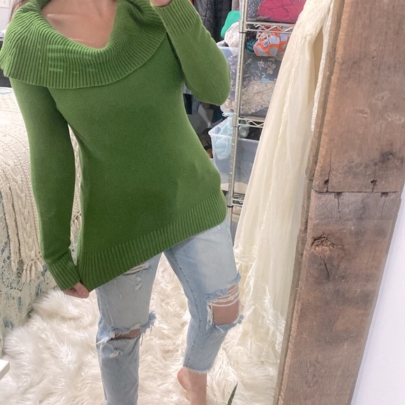 Banana Republic green knit turtleneck cowl neck sweater size small - Picture 3 of 6